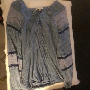 Knox Rose blue top lace details on sleeves